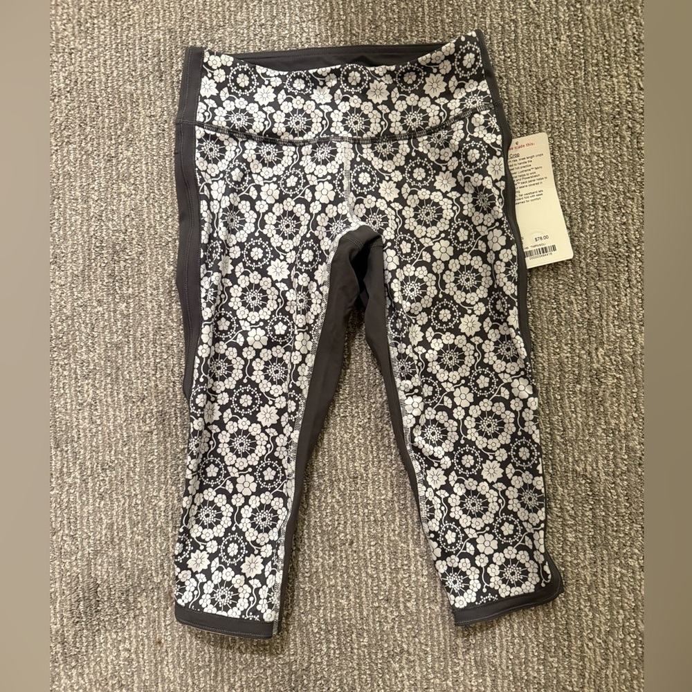 Lululemon Ignite Crop Leggings Floral Black White Size 6 NWT Yoga Capri